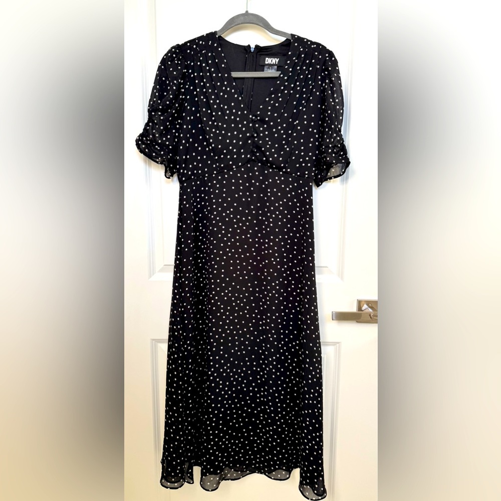 DKNY Polka-Dot V-Neck Button-Trim Midi Dress. Size 4